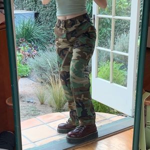 VINTAGE ARMY GREEN CAMOUFLAGE CARGO PANTS